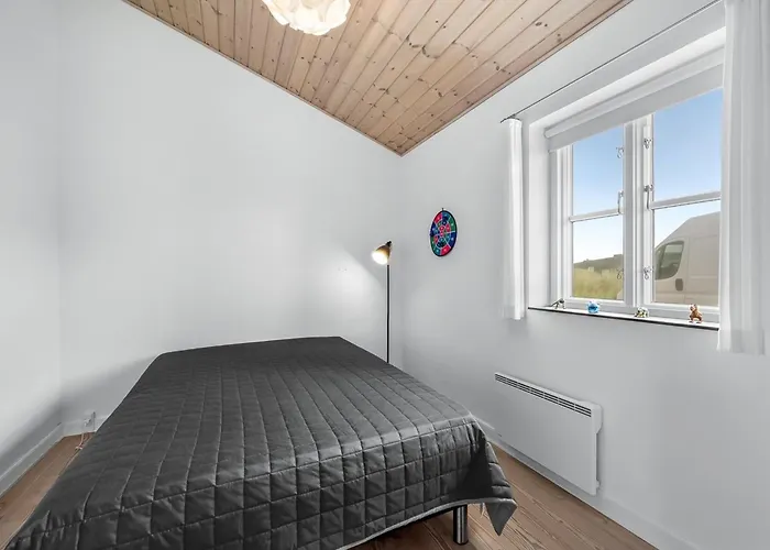 Holiday home Elfi - 700m From The Sea By Interhome